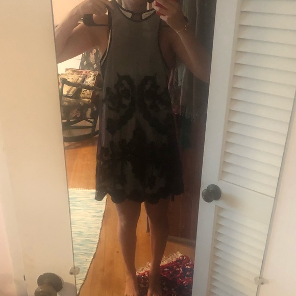LF Black floral design dress - Picture 2 of 3